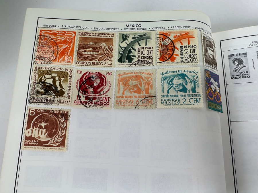 Statesman Deluxe Album Spaces For Nearly 30,000 Postage Stamps Of The World Including The United States - See Photos For Sampling [Photo 11]