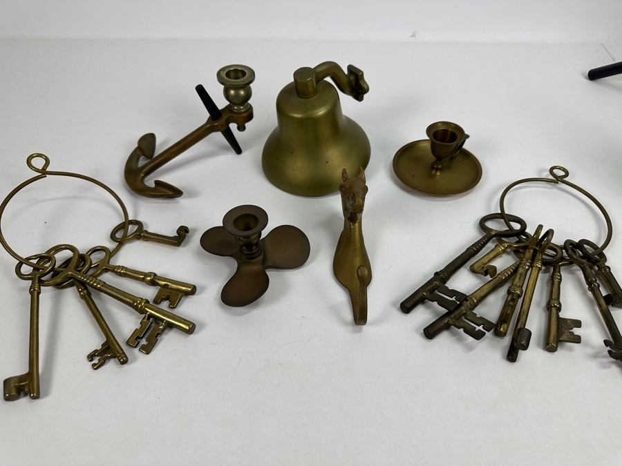 Vintage Brass Decor Lot: Skeleton Keys, Ship's Propeller Candle Holder, Horsehead Coat Hanger, Bell, Ship's Anchor Candle Holder & Candle Holder [Photo 3]