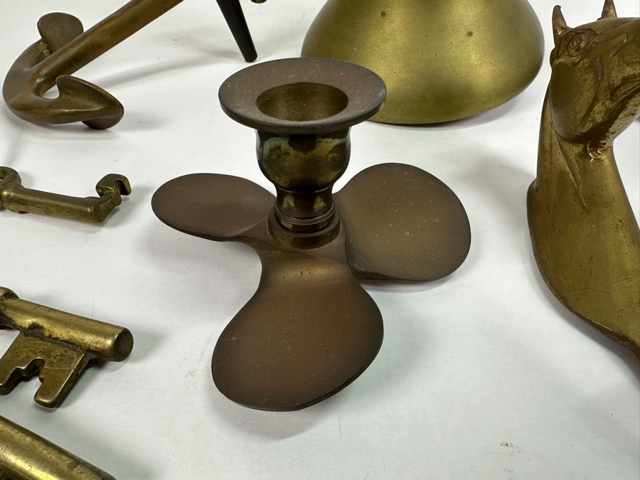 Vintage Brass Decor Lot: Skeleton Keys, Ship's Propeller Candle Holder, Horsehead Coat Hanger, Bell, Ship's Anchor Candle Holder & Candle Holder [Photo 4]