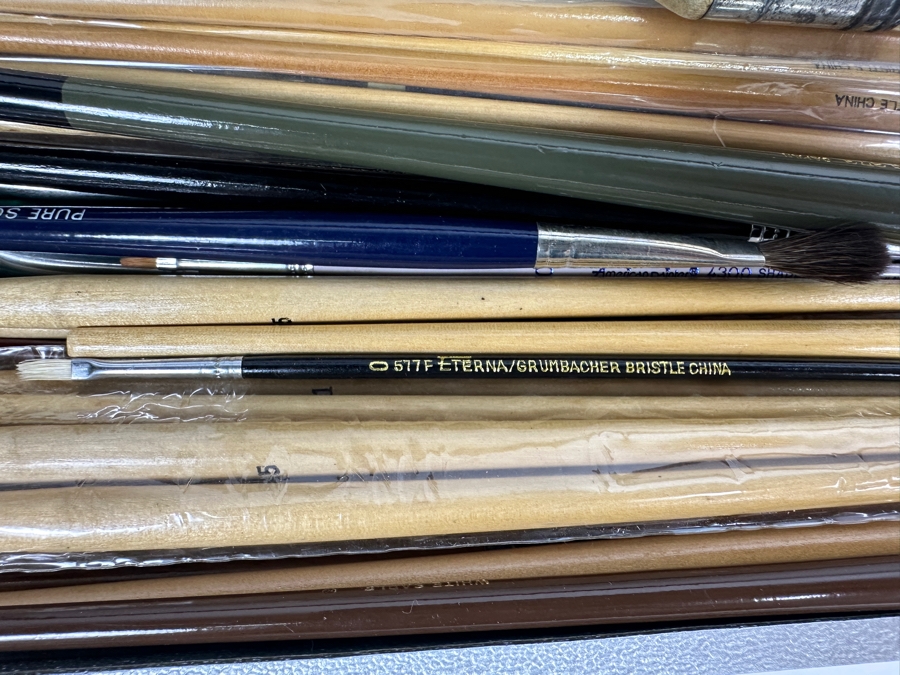 Lot Of Paint Brushes [Photo 7]
