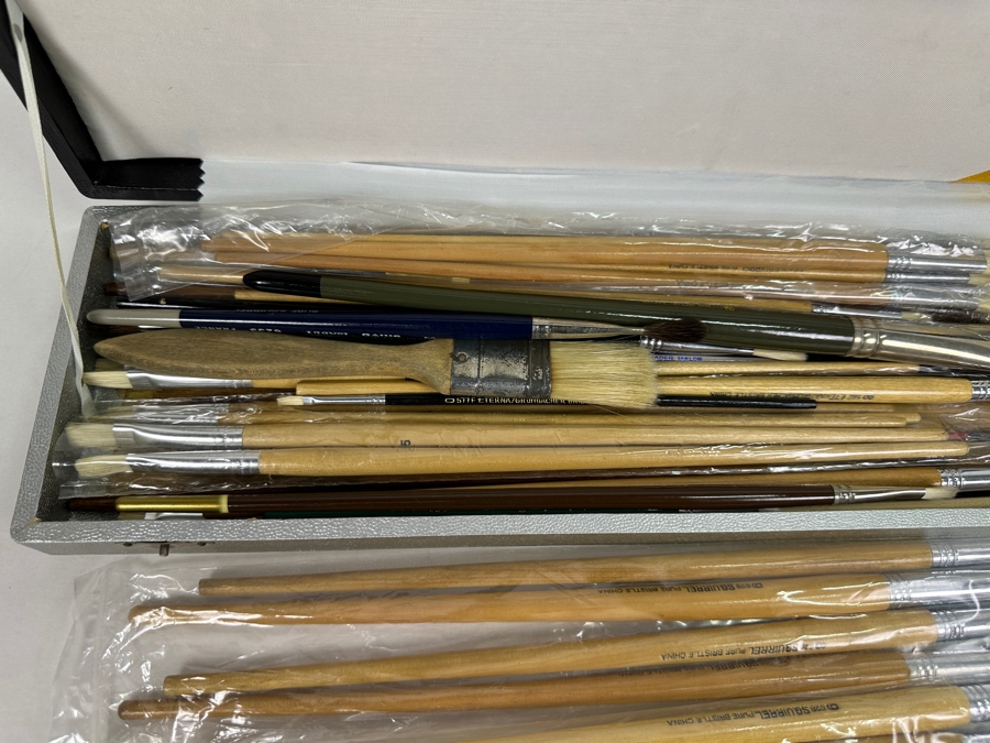 Lot Of Paint Brushes [Photo 6]