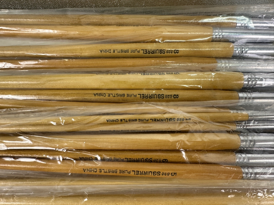 Lot Of Paint Brushes [Photo 4]