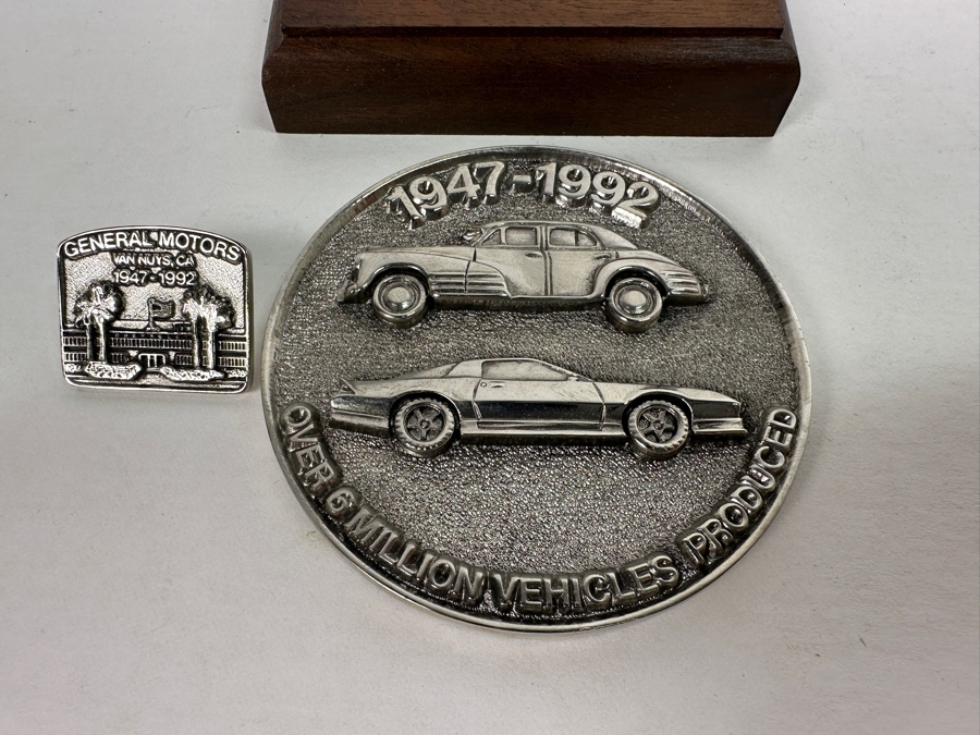 General Motors Van Nuys California 1947-1992 Over 6 Million Vehicles Produced 3' Medallion With Display Stand And Pin [Photo 6]