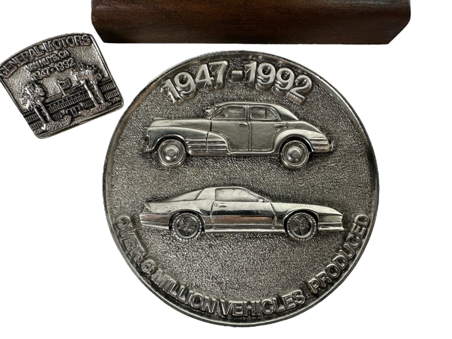 General Motors Van Nuys California 1947-1992 Over 6 Million Vehicles Produced 3' Medallion With Display Stand And Pin [Photo 10]