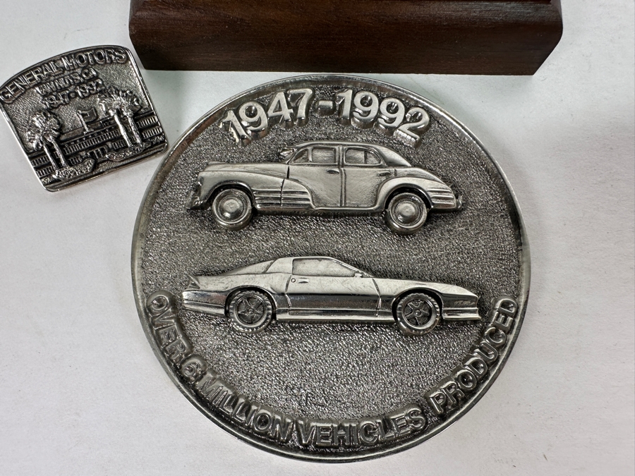 General Motors Van Nuys California 1947-1992 Over 6 Million Vehicles Produced 3' Medallion With Display Stand And Pin [Photo 8]