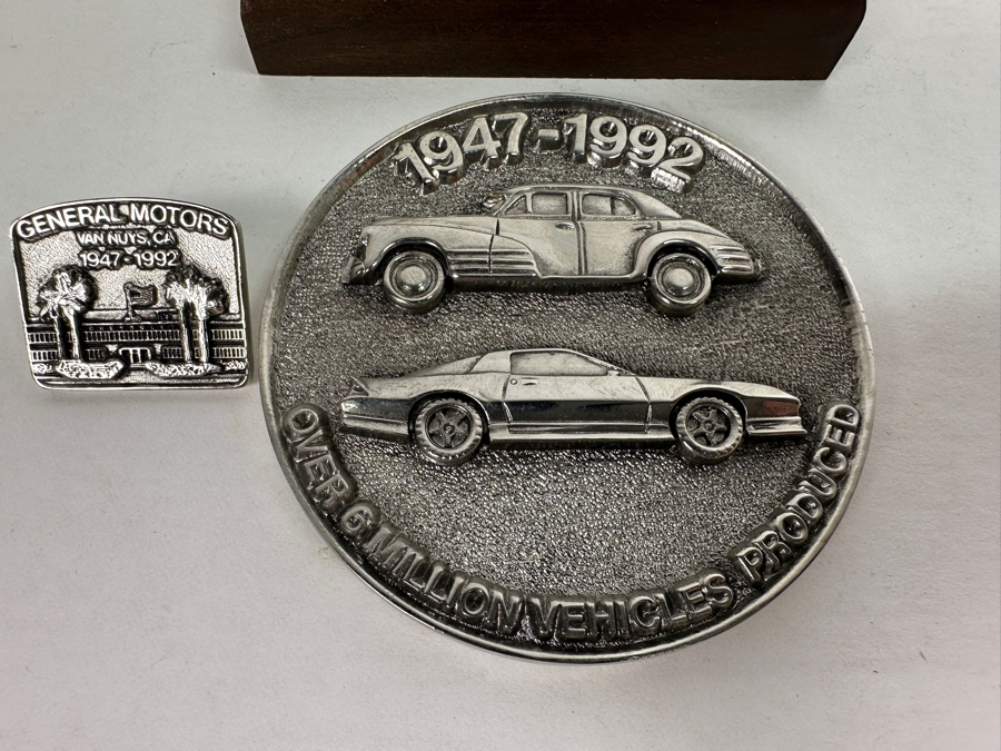 General Motors Van Nuys California 1947-1992 Over 6 Million Vehicles Produced 3' Medallion With Display Stand And Pin [Photo 7]