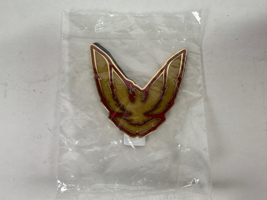New Old Stock 87-90 Pontiac Trans Am GTA Sail Panel Bird Emblem Flame Red [Photo 5]