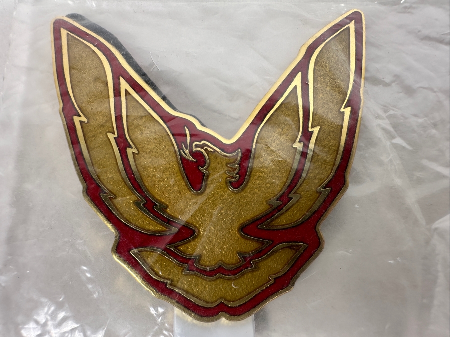New Old Stock 87-90 Pontiac Trans Am GTA Sail Panel Bird Emblem Flame Red [Photo 2]