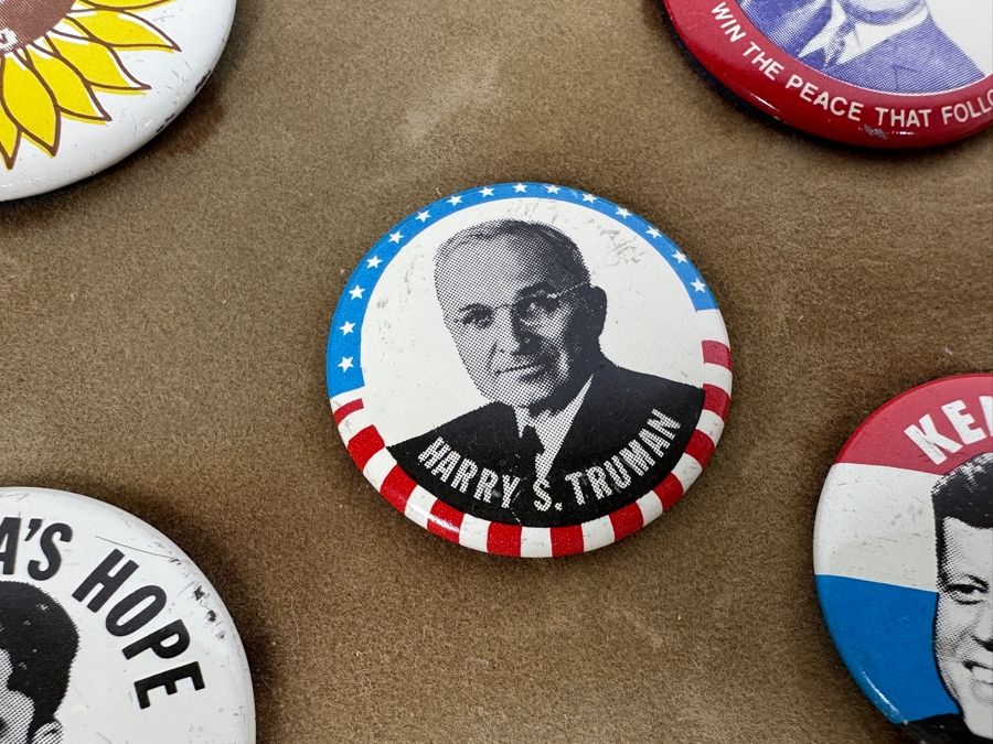 Collection Of Old United States Presidential Campaign Buttons With Display Frame - See Photos [Photo 9]