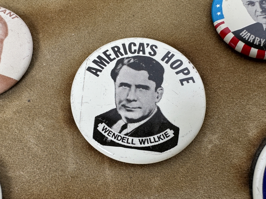 Collection Of Old United States Presidential Campaign Buttons With Display Frame - See Photos [Photo 8]