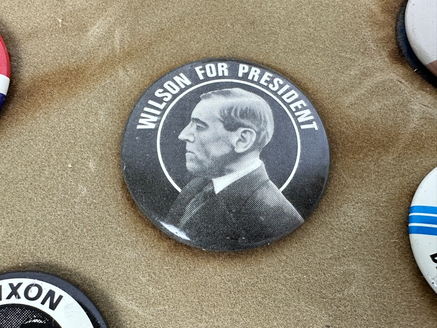 Collection Of Old United States Presidential Campaign Buttons With Display Frame - See Photos [Photo 11]