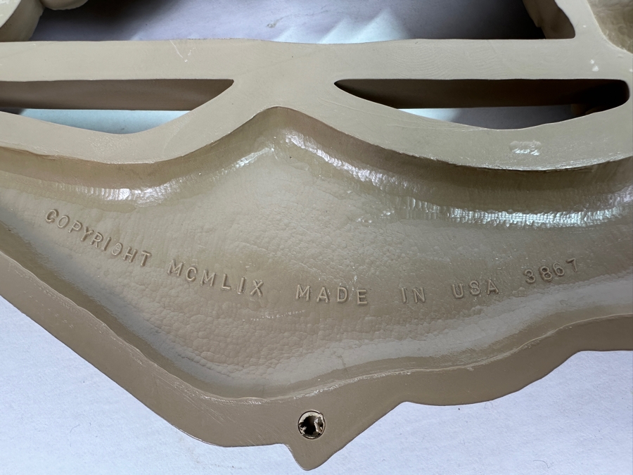 Vintage 1959 Molded Plastic American Eagle & Shield Unpainted 3867 Wall Decor [Photo 6]