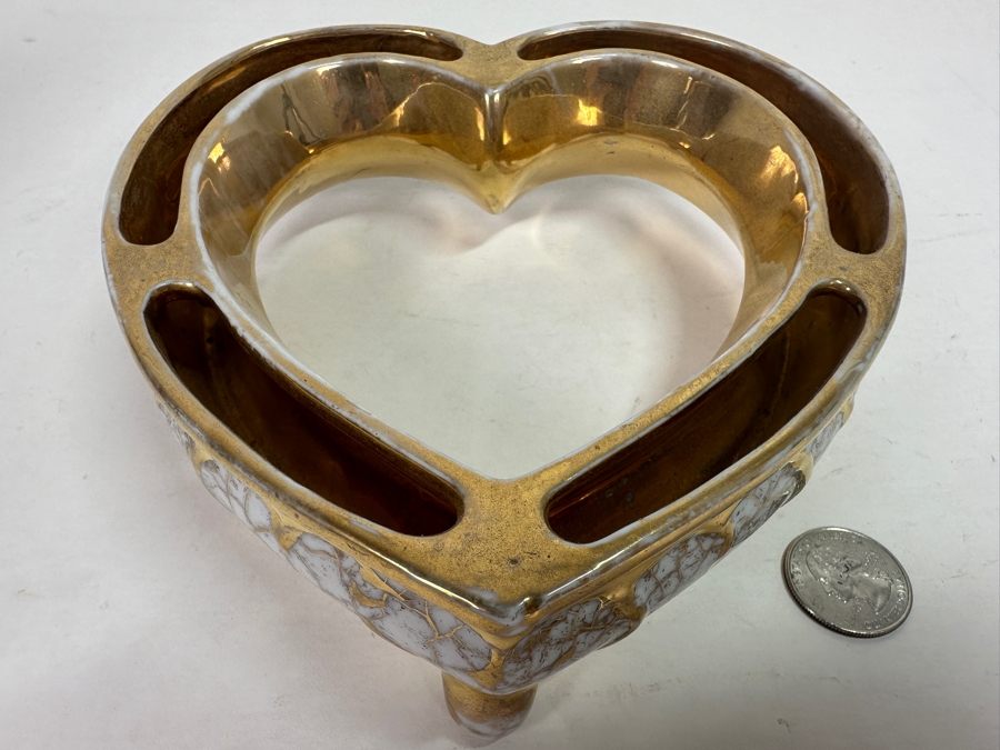 Heart Shaped Hand Painted Ceramic Vase 6.5W X 7D X 2H [Photo 3]