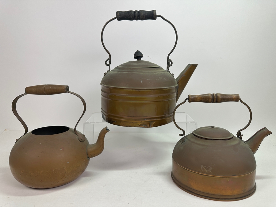 Three Vintage Copper Teapots [Photo 2]