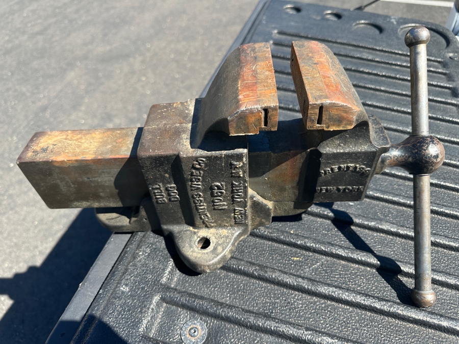 Prentiss Vise Co Bull Dog No. 52 New York, NY Vise [Photo 9]