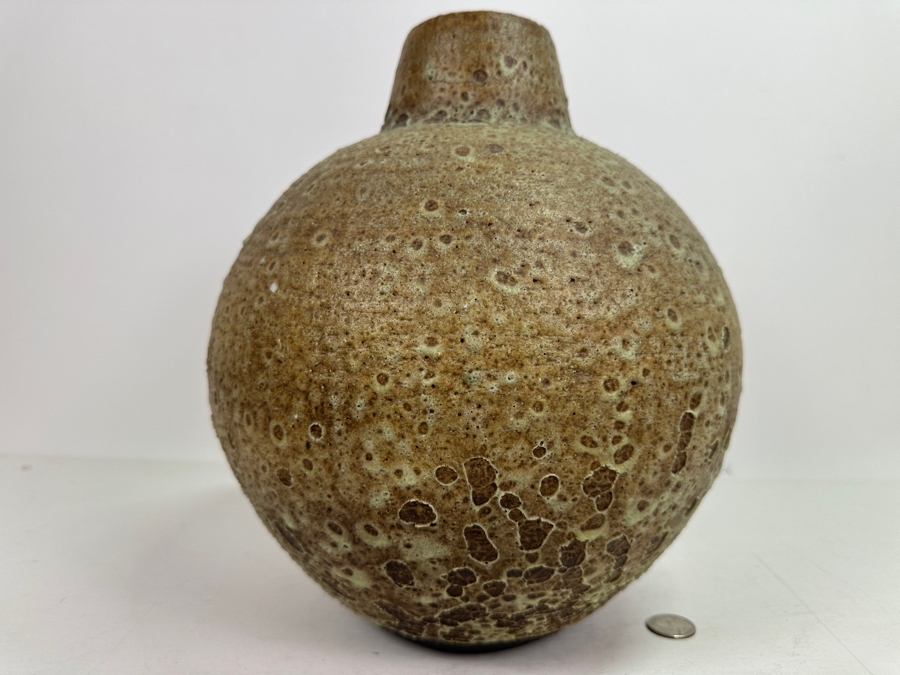 Large Signed Mid-Century Pottery Lava Vase Artist Signed Underneath 007 RAR? [Photo 2]