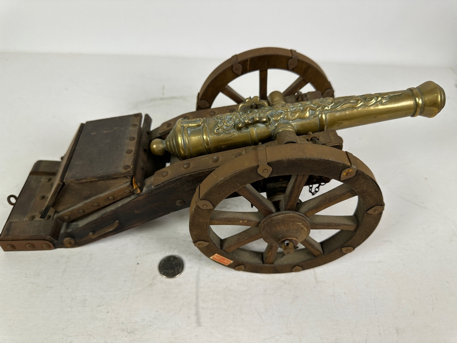 Large Vintage Italian Solid Brass Field Cannon Model With Wooden Carriage Cart Made In Italy 16'L X 6'H [Photo 4]