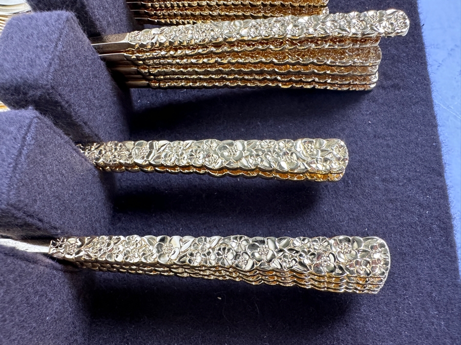 Gold Plated 1847 Rogers Bros International Silver Silverplate Flatware Golden Love-Precious Flower Pattern Silverware Flatware Set With Storage Approximate Service For 8 [Photo 3]