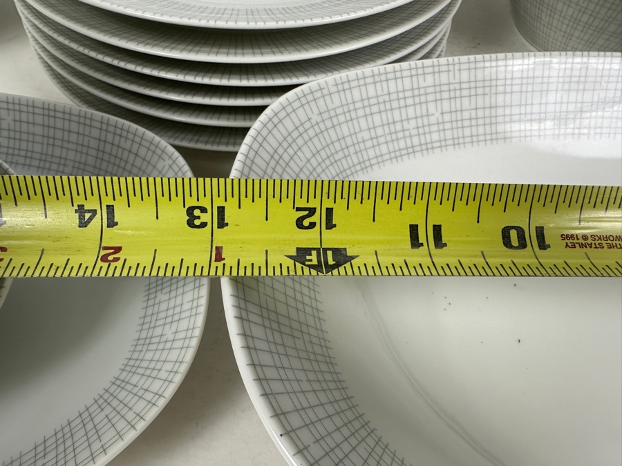 Vintage Mid-Century Arzberg Goldene Medaille German Porcelain China Service Set By Heinrich Loffelhardt - 24 Pieces [Photo 13]