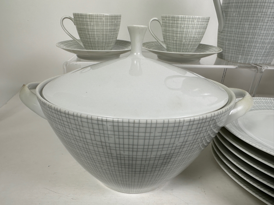 Vintage Mid-Century Arzberg Goldene Medaille German Porcelain China Service Set By Heinrich Loffelhardt - 24 Pieces [Photo 7]