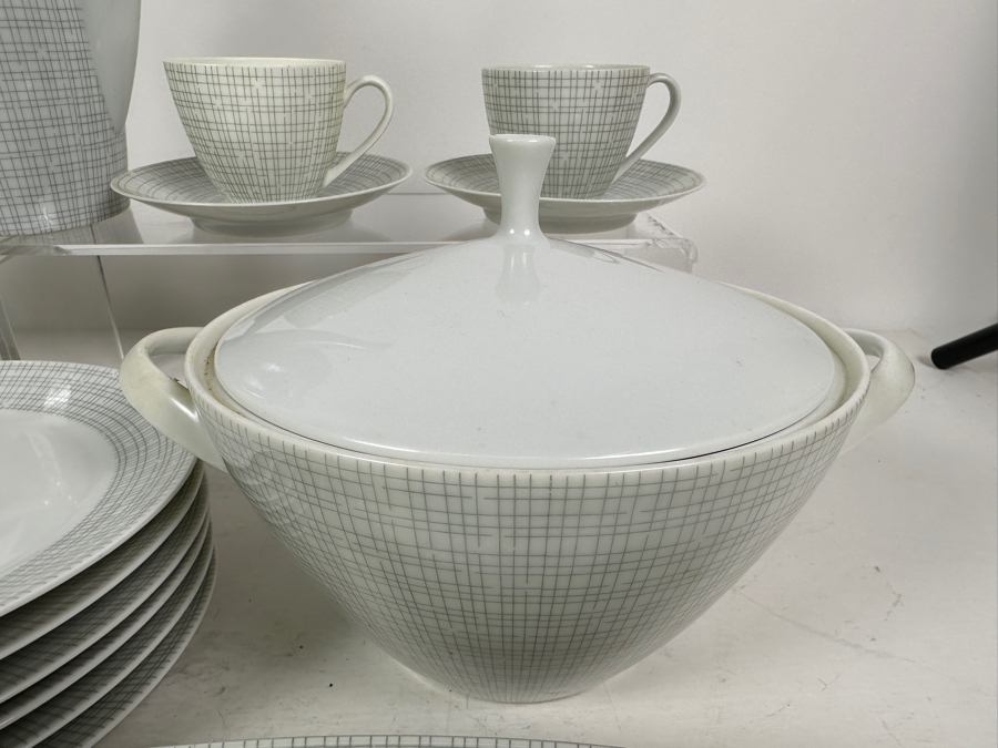 Vintage Mid-Century Arzberg Goldene Medaille German Porcelain China Service Set By Heinrich Loffelhardt - 24 Pieces [Photo 12]