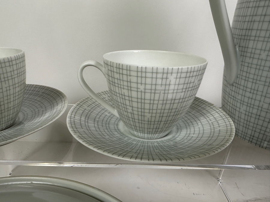 Vintage Mid-Century Arzberg Goldene Medaille German Porcelain China Service Set By Heinrich Loffelhardt - 24 Pieces [Photo 5]