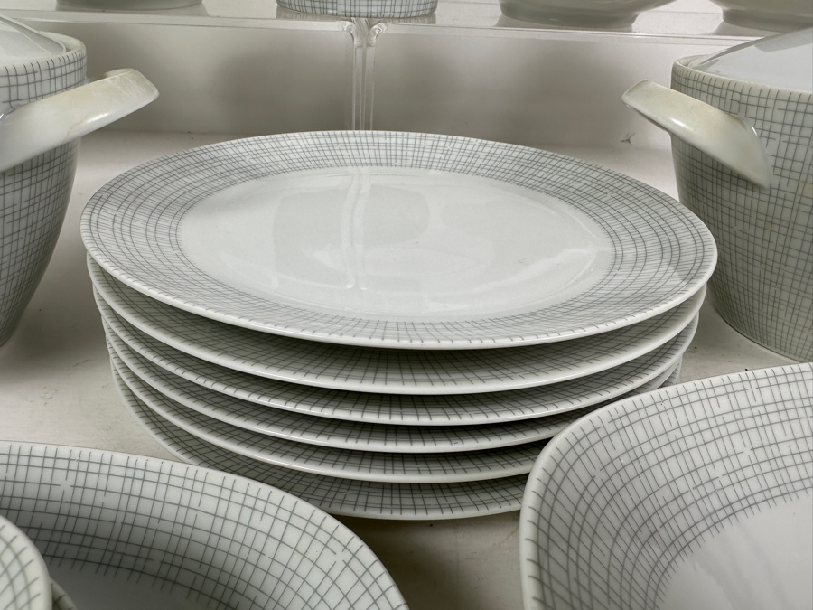 Vintage Mid-Century Arzberg Goldene Medaille German Porcelain China Service Set By Heinrich Loffelhardt - 24 Pieces [Photo 9]