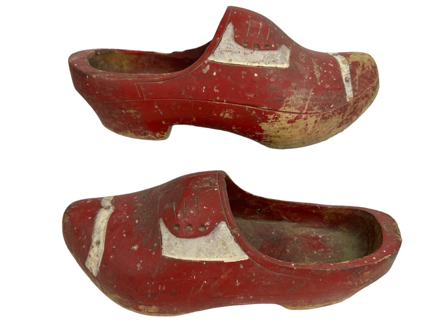 Vintage Dutch Wooden Shoes Painted Red 12L [Photo 1]