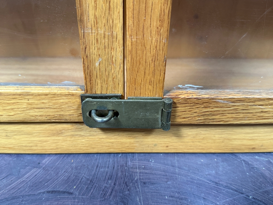 Solid Wood Lockable Narrow Display Cabinet Case 41.5W X 7D X 44.5H [Photo 5]