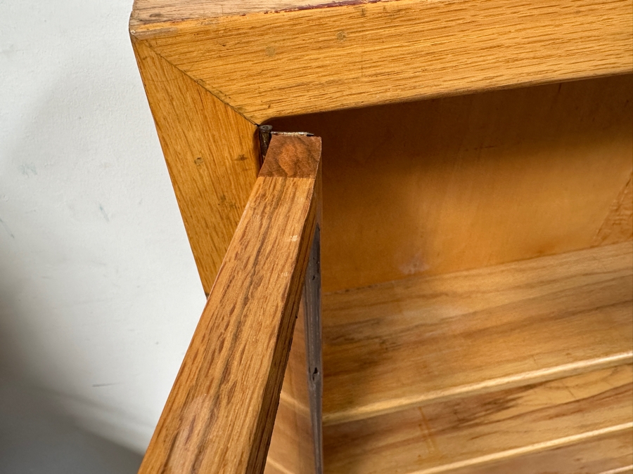 Solid Wood Lockable Narrow Display Cabinet Case 41.5W X 7D X 44.5H [Photo 9]