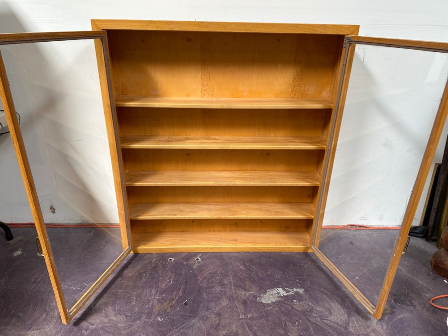 Solid Wood Lockable Narrow Display Cabinet Case 41.5W X 7D X 44.5H [Photo 8]