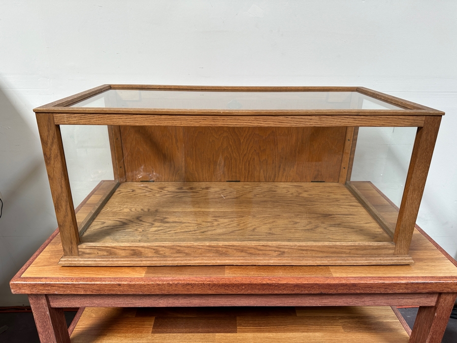 Countertop Display Case With Lockable Hinged Back (Have Key) 35.5W X 18.5D X 16H [Photo 3]