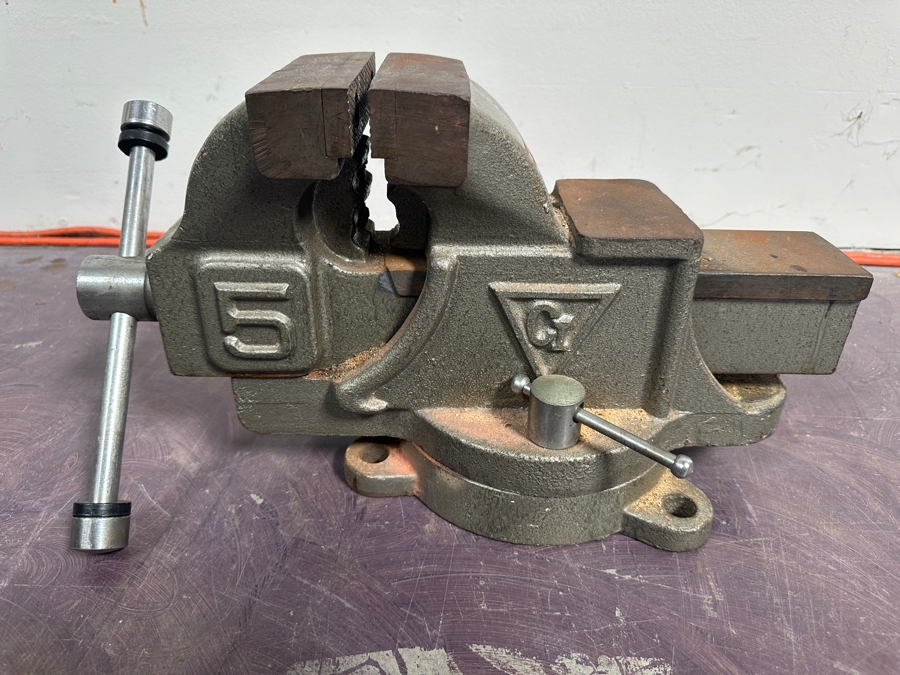 Vintage Bench Vise CI #5 [Photo 2]