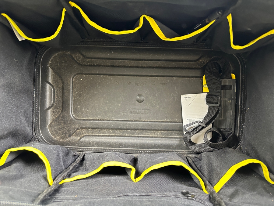 Stanley FatMax XTREME Tool Bag 21'W x 10'H [Photo 4]