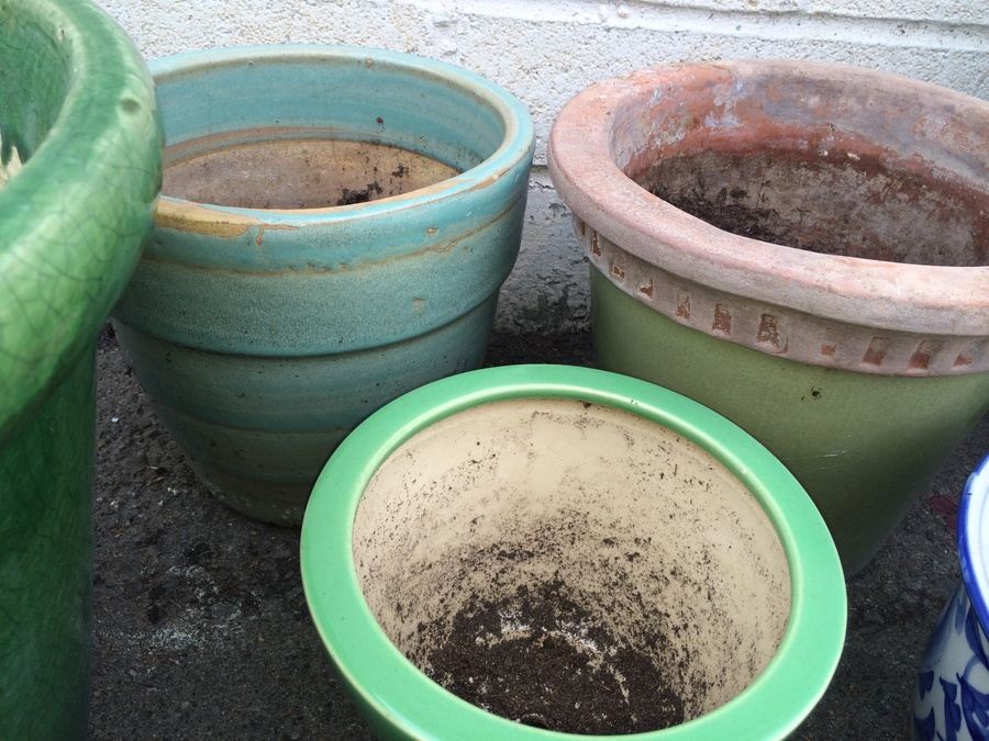 Huge Lot of Planting Pots [Photo 3]