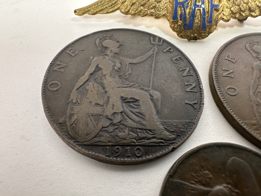 Just Added - Vintage RAF Sweetheart Brooch Wings With 1910 Great Britain Penny, 1929 Great Britain Penny & 1929 Italian 10 Cents Bee [Photo 2]