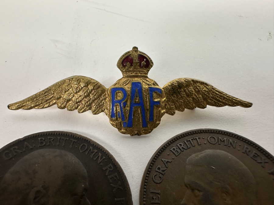 Just Added - Vintage RAF Sweetheart Brooch Wings With 1910 Great Britain Penny, 1929 Great Britain Penny & 1929 Italian 10 Cents Bee [Photo 11]