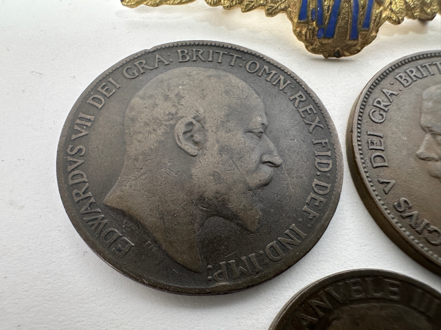 Just Added - Vintage RAF Sweetheart Brooch Wings With 1910 Great Britain Penny, 1929 Great Britain Penny & 1929 Italian 10 Cents Bee [Photo 9]