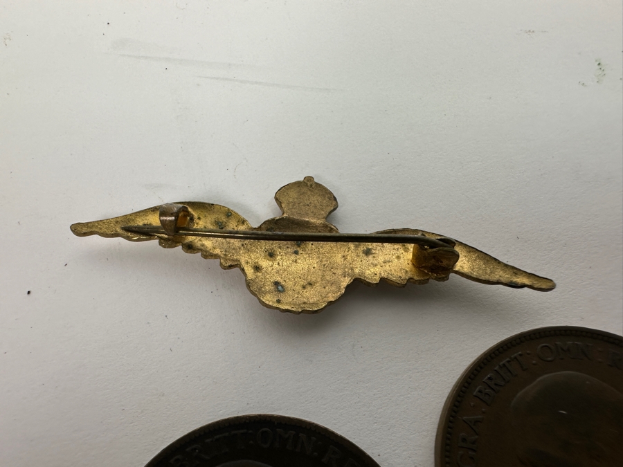 Just Added - Vintage RAF Sweetheart Brooch Wings With 1910 Great Britain Penny, 1929 Great Britain Penny & 1929 Italian 10 Cents Bee [Photo 12]