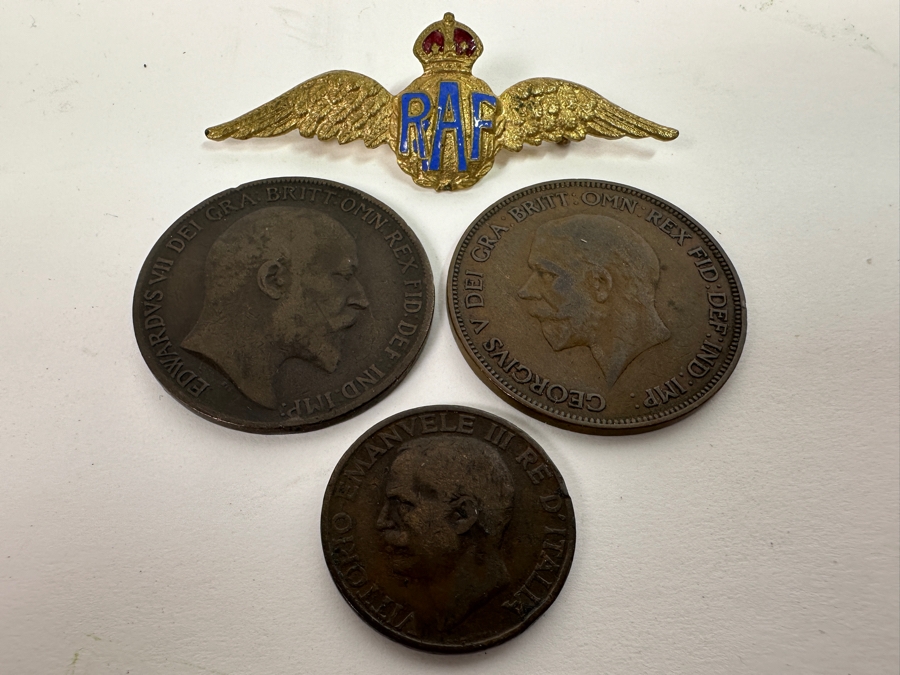 Just Added - Vintage RAF Sweetheart Brooch Wings With 1910 Great Britain Penny, 1929 Great Britain Penny & 1929 Italian 10 Cents Bee [Photo 6]