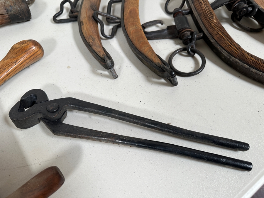Just Added - Vinage Primitive Farm / Tools Lot: Vintage Metal S. Newhouse Trapper Trap No. 4 (Left Bottom), Pair Of Wooden / Wrought Iron Horse Hames, Wooden Clamps, Wrench, Vintage Sickle, Vintage Corn Chopper, Horse Yoke - See Photos [Photo 10]