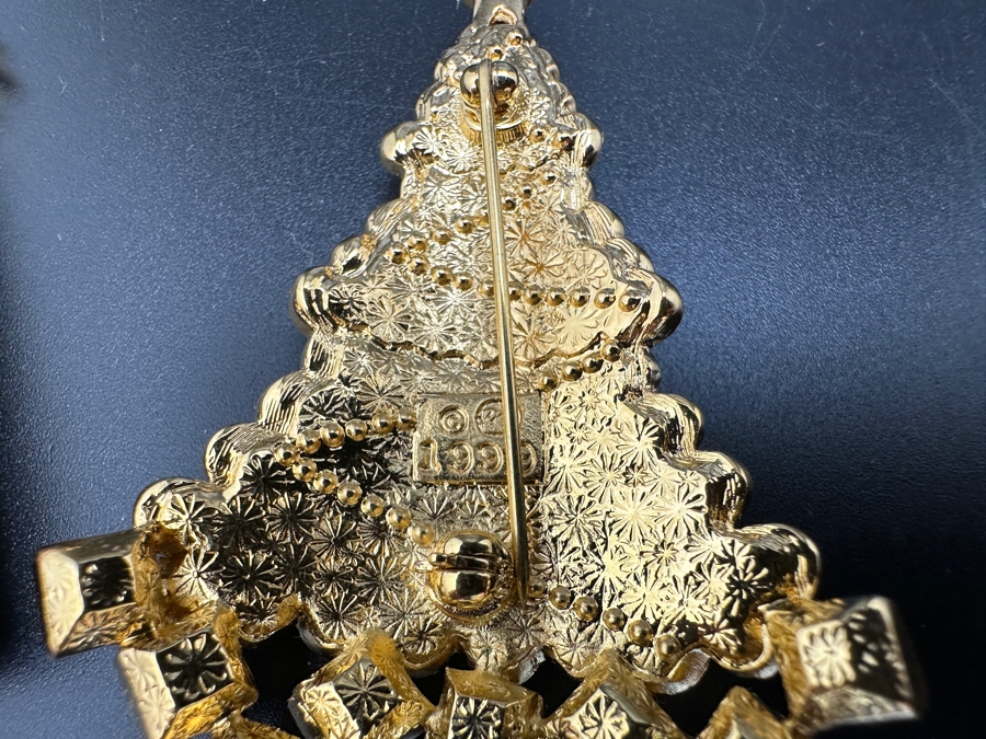 Pair of Swarovski Crystal Christmas Tree Brooch Pins [Photo 6]