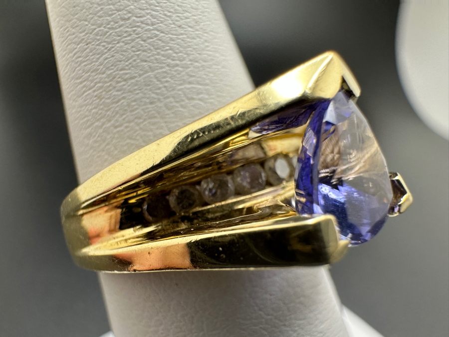 14K Gold Tanzanite and Diamond Ring 6.8g 8x8 Trillion Tanzanite ～.25 cttw Diamonds Size 6.75 FMV $1,400 Retail $2,800 [Photo 10]