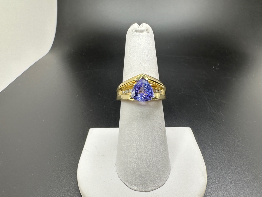 14K Gold Tanzanite and Diamond Ring 6.8g 8x8 Trillion Tanzanite ～.25 cttw Diamonds Size 6.75 FMV $1,400 Retail $2,800 [Photo 4]