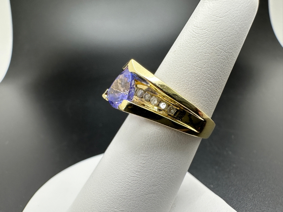 14K Gold Tanzanite and Diamond Ring 6.8g 8x8 Trillion Tanzanite ～.25 cttw Diamonds Size 6.75 FMV $1,400 Retail $2,800 [Photo 14]