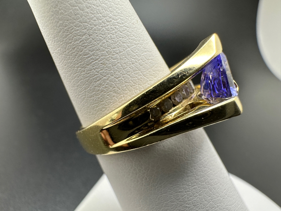 14K Gold Tanzanite and Diamond Ring 6.8g 8x8 Trillion Tanzanite ～.25 cttw Diamonds Size 6.75 FMV $1,400 Retail $2,800 [Photo 11]