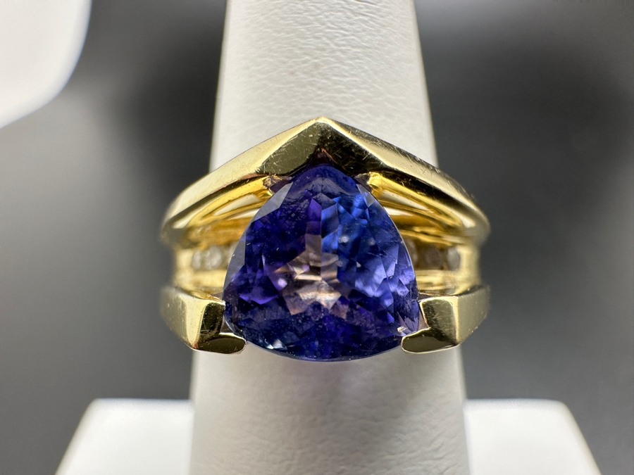 14K Gold Tanzanite and Diamond Ring 6.8g 8x8 Trillion Tanzanite ～.25 cttw Diamonds Size 6.75 FMV $1,400 Retail $2,800 [Photo 7]
