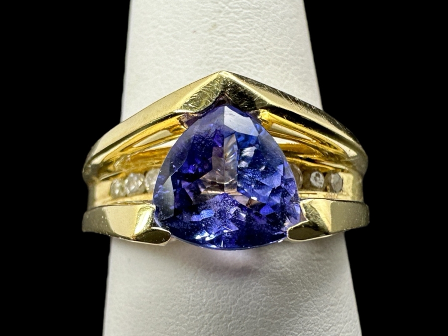14K Gold Tanzanite and Diamond Ring 6.8g 8x8 Trillion Tanzanite ～.25 cttw Diamonds Size 6.75 FMV $1,400 Retail $2,800 [Photo 2]