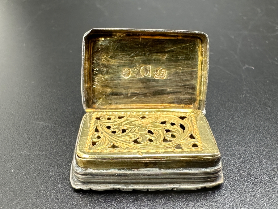 Antique 14K Gold and Sterling Silver Miniature Vinaigrette Snuff Box 7.5g FMV $300 Retail $600 [Photo 11]
