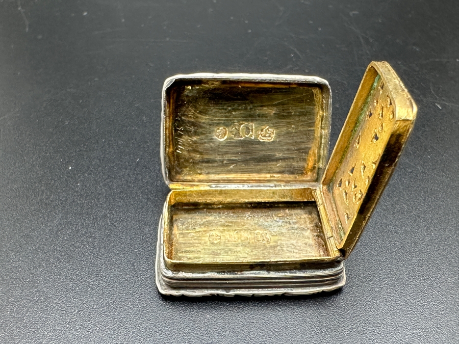 Antique 14K Gold and Sterling Silver Miniature Vinaigrette Snuff Box 7.5g FMV $300 Retail $600 [Photo 12]